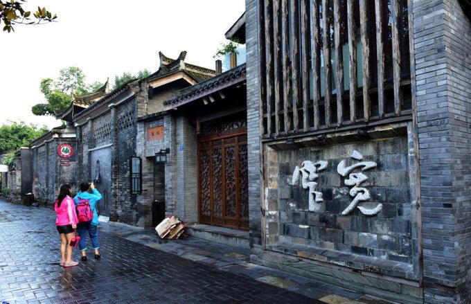 融资担保引“活水” 助企纾困促发展